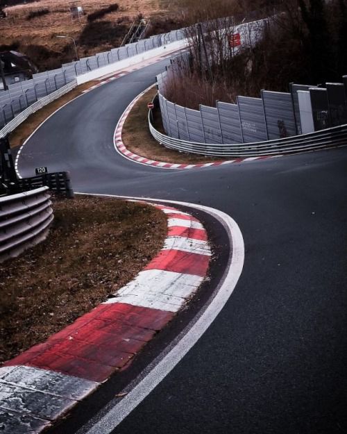 Circuit du Nürburgring - L'Enfer Vert légendaire